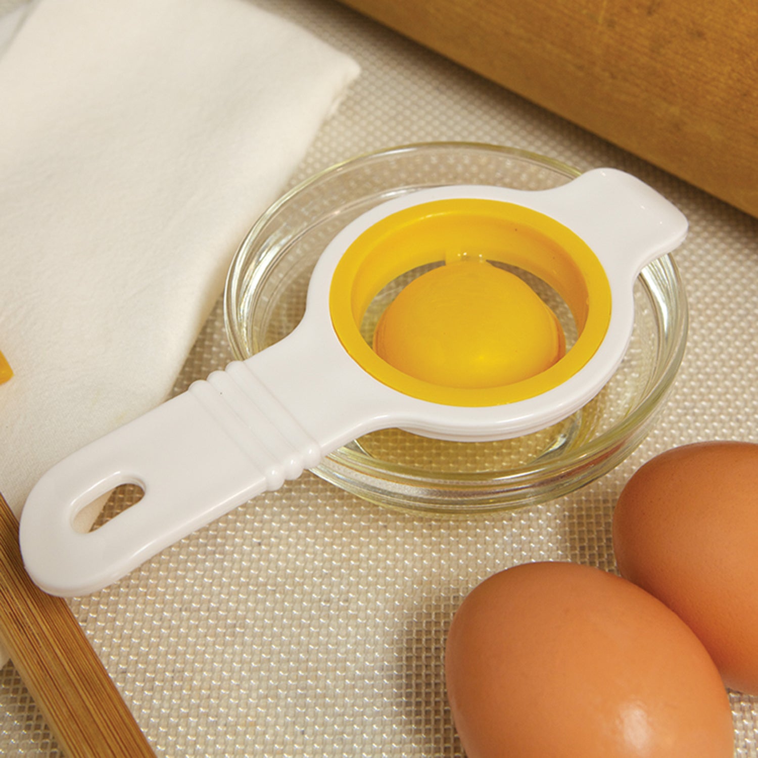 Large Plastic Egg White Separator, Kitchen Baking Gadgets, White and Yolk  Separator Machine, Household Attachment, New