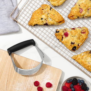 Pastry blender with scones