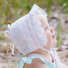 Baby girl bonnet.